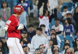 [フォト] パク・ソンハン「第一戦を取った」'