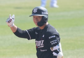 'Left-left-left-left-left' KT's gamble pays off! Rookie Lee Kang-min hits walk-off, topples Neill and Jo Sang-woo, securing 8-3 victory over KIA [Suwon On-site Review]