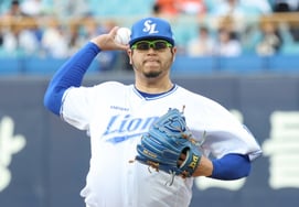 [Chụp ảnh] Hôm qua mình sẽ trả hết nợ cho bạn'