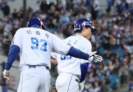 [Chụp ảnh] Park Seung Gyu 'Bái bai'