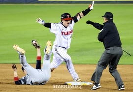 [Photo] "My feet seem fast" Park Dong-won