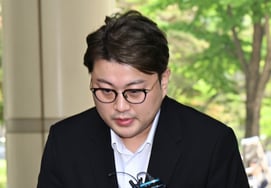 Kim Ho-joong, 5 billion won 'money cushion' in prison = Was the fake performance? Actual company value halved [Star Issue]