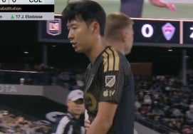 'Rốt cuộc là phải làm sao đây?' Son Heung Min chậm chạp trong 'Shooting 0' Lắc đầu + lẩm bẩm, tiến lên băng ghế đầy phẫn nộ