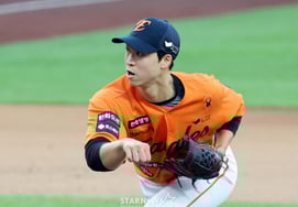 『ノ・シファンが戻ってきたら』78億円のパル・ウム・サンベクが衝撃的に離脱、すでに肘の手術を終えている [ジャムシル現場]