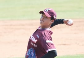 「7億でデビュー戦」パク・ジュンヒョンへのキウムの期待感 「全体1位、うまく投げればもっとチャンスをくれる」" [高尺現場]