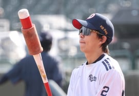 [Фото] Ким Мин Сок: "Бывший идол в отставке, погруженный в мысли"