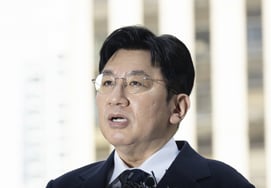 バン・シヒョクの拘束の可能性？ 「1900億の不当利益」vs「逃亡の懸念なし」 [スター・イシュー]