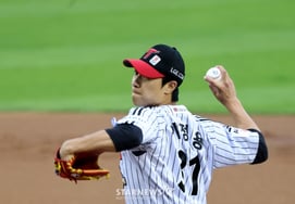 [フォト] 『ハンファ戦スイープは私だけを信じて！『LG イ・ジョンヨン』