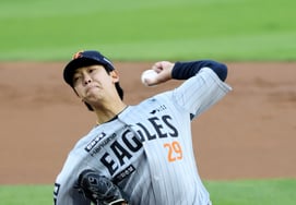 [One Shot] Hwang Jun-seo clenches his teeth, 'The losing streak ends yesterday!' Outstanding pitching performance against LG