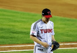 [Photo] A regretful step, Kim Jin-seong