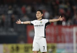 All roads in Gangwon led to 'Daewon'! Striker Kim Dae-won's outstanding performance with two goals and one assist earns him the Round 9 MVP title