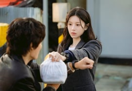 「高尹貞、一体どんな経験をしたんだろう」..無言の物語を積み重ねた『モジャムッサ』