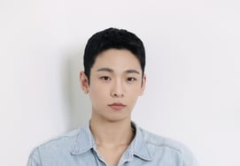 Kim Moon-ki, a soldier of "strong against the weak, weak against the strong"..Harmonizing with the leading man Park Ji-hoon [Official]