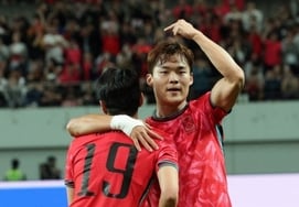 'Why EPL is so captivated': Oh Hyeon-gyu delivers another historic performance... Sweeps MOM and average rating No. 1 with 'Another Class' explosion