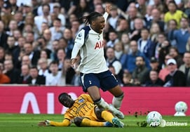 После "Romero Other" был использован идол... "Кого ты заставляешь играть в Depeche?" Реализуется ли понижение в "Тоттенхэме"?