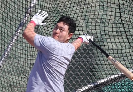 "Чхве, но может быть номинирован на 2R"." Ульсан, 35-летний игрок высшей лиги, реабилитация колена + "почему" после двухлетнего перерыва стал привлекательной продажей?