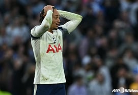 Tottenham is truly in trouble! EPL survival chances plummet... 'Rival' Nottingham Forest wins again, crushing Sunderland 5-0