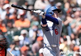 'Recent 7-game batting average of 0.375': Kim Hye-sung, solidifying his spot as a starting shortstop for the LAD? Four consecutive starts at shortstop