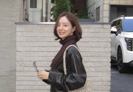 ムン・チェウォン、6月の結婚を前に浮き上がる美貌「すべての皆様に感謝」