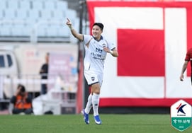 [Đánh giá hiện trường Bucheon] Cuối cùng cũng thắng! Chiến thắng đầu tiên tại Gimcheon sau 10 trận đấu... Bàn thắng chung kết của Kim Joo Chan thắng 2-0 tại sân khách Bucheon