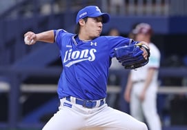 Он выстоял до 7 иннингов, несмотря на искупление Вон Тэ Ин и "Неудобство бедра"! Минимизировать расход пера до 150 км + перо → 'Порядочность Эйса'