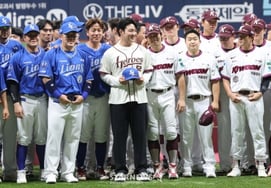 'A Sea of Tears at Gochok' — Park Byung-ho, Choked Up at Retirement Ceremony: "I Was Happy to Be with You" — Samsung Shows Sincere Respect
