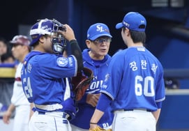 [Chụp ảnh] Jang Chanhee tiếc quá, sao có thể đổi 1 điểm được...'