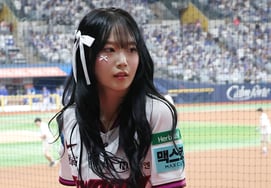 [Фото] Ли Чэ Вон "Цветочный бунт - провокация"