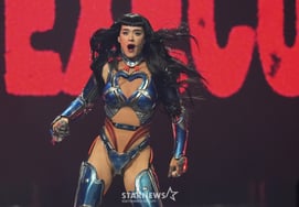 "著名女歌手，男脱下裤子露出性器官"又爆出性骚扰事件 [Star Issue]