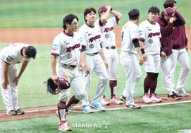 [Фото] Ха Ён Мин 'Привет до конца'