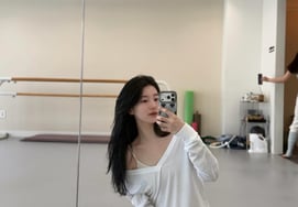 スジ、‘パワー清純’の極み..バレエ衣装がとても似合う！