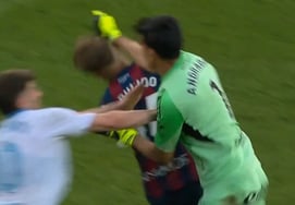 「相手の顔面を拳で強打」アルゼンチン代表GKが中罰の危機 「乱闘で3名退場」··· ピバラム分 スペイン・ダービー