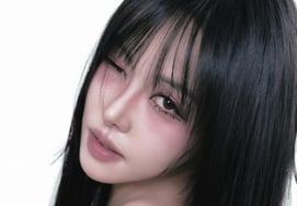 Yuju, Perfect Transformation into 'Dreamy + Dark'.. Concept Photos for New Single 'First Love is a Curse'