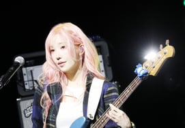 マゼンタ、きらめく [★写真]