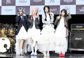 QWER 结束巡演回来了 [★照片]