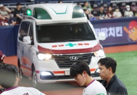 Chuông vỗ tay rơi xuống cồn cát 'Chóng mặt', thủng màng nhĩ... Dự kiến sẽ mất khoảng 3 tuần để hồi phục