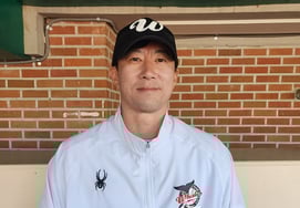 Go Hyo Joon 43 tuổi, tay trái ném '148km' cho biết: "Nếu ngày mai liên lạc thì có thể vào đội 1 ngay lập tức!"