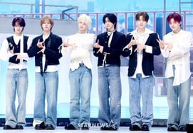 Турсы 'Antal Population' и 'Term', которые закрепились в тренде 'Выступление на стадионе и волна' [Всплывающие подсказки]