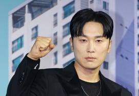 继徐贤宇、全斗焕、役之后，卢泰愚将成为参谋加入'普通人'