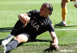 Сын Хын Мин унаследовал его 7 раз, и трагедия... Крушение коленного сустава, разрыв крестообразной связки, Симмонс крикнул: "Я не могу даже заблокировать ремень, я не могу выйти на чемпионат мира"