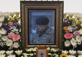 [tin sốt dẻo] Cảnh sát yêu cầu lệnh bắt giữ 2 nghi phạm hành hung cố đạo diễn Kim Chang Min