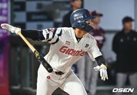 Lotte hạ gục Alcantara với 4 chiến thắng liên tiếp! Thấy hạng bét rồi → thu hẹp lại thành xe 1G [Đánh giá tại hiện trường Busan]