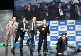 「最優秀山」の登山ポーズ [★写真]