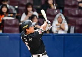 '0:2→3:2→3:5→5:5→6:5' Kang Min-seong's walk-off home run in the 10th extra inning! KT holds off LG to retain first place [Suwon Field Review]