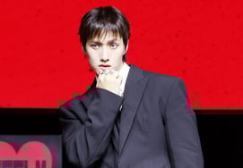 赵成日，强烈的领袖风范 [★照片]