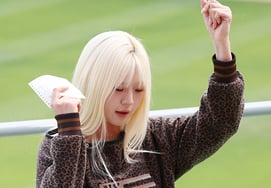 [Фото] Ан Хе Джи, держи блокнот и тренируйся Самме Кён