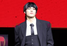 82大满贯得主:"尝试新的音乐，有负担感……非常难" [明星现场]