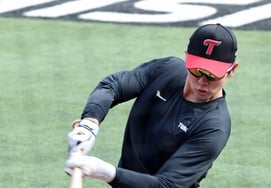 [Photo] Hong Chang-gi 'during batting practice'