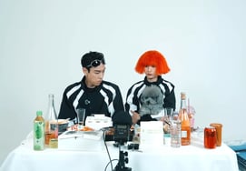 Топ и Нана, одетые в парный образ...Совместная трансляция на YouTube [человек.]