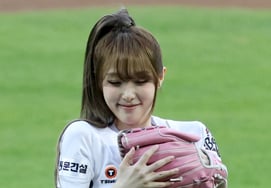 [Photo] Choi Ye-na, the 'Woojuju Victory Fairy'